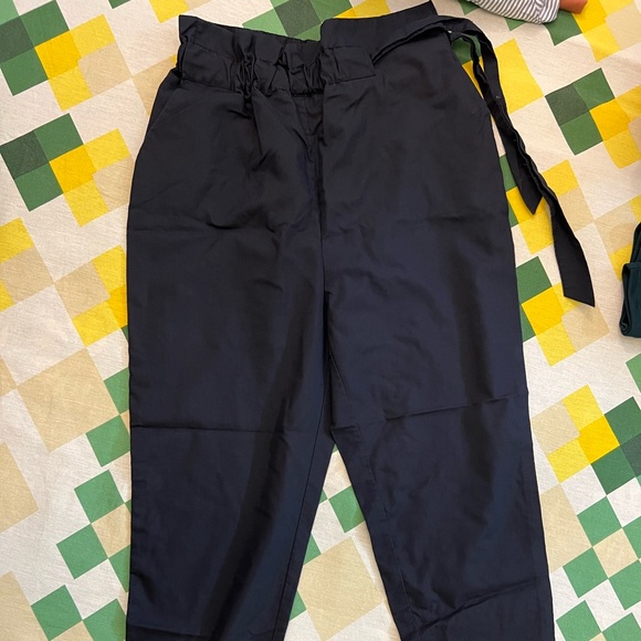 ❤️❤️❤️. Zara basic paperbag trousers - Picture 2 of 3